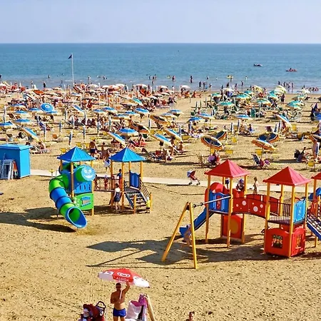 Very Nice Facing The Beach In Lovely