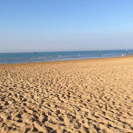 アパート Very Nice Facing The Beach In Lovely ビビオーネ