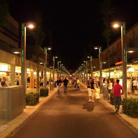 Very Nice Facing The Beach In Lovely